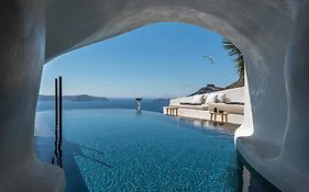 Porto Fira Suites
